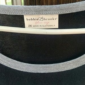 Bobbie Brooks Tops - Bobbie Brooks tee Bobbie Brooks Tops - Bobbie Brooks tee